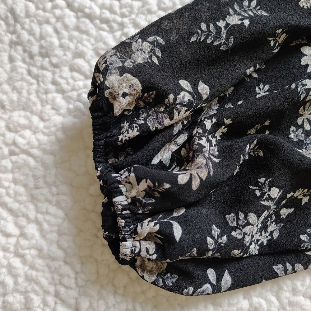 Lush Women's Medium Black White Floral Blouse Sheer Sleeves Ruched Smocked Top - Picture 6 of 16